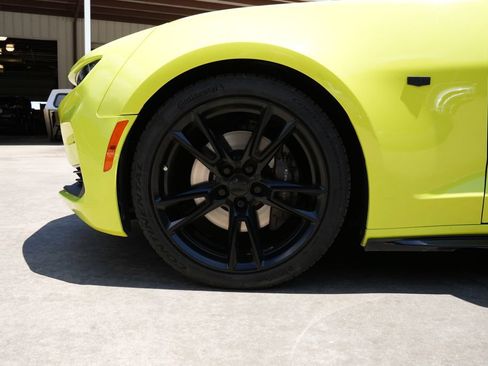 Used 2021 Chevrolet Camaro SS RWD image 26