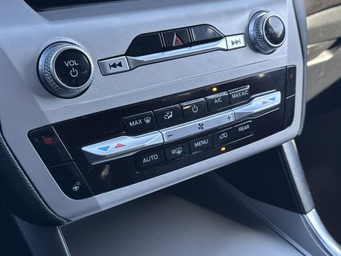 Used 2023 Ford Explorer XLT w/ Equipment Group 202A image 22