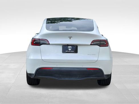 Used 2022 Tesla Model Y Long Range AWD/4WD image 7