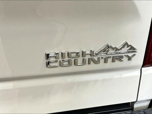 Certified 2025 Chevrolet Silverado 1500 High Country w/ Technology Package AWD/4WD image 20