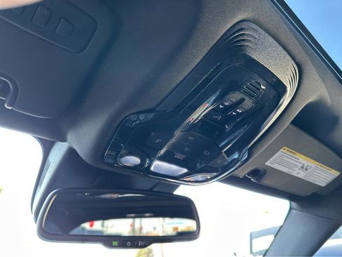 Used 2023 Alfa Romeo Giulia Estrema image 25