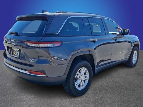 Used 2022 Jeep Grand Cherokee Laredo w/ Luxury Tech Group I image 5