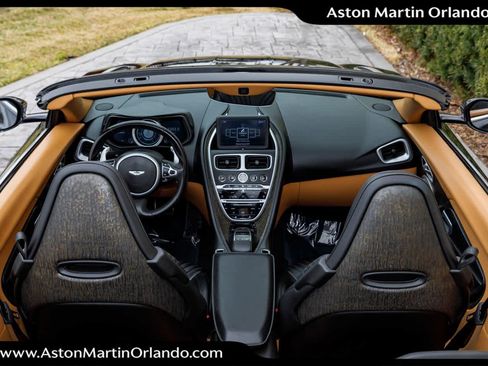Used 2019 Aston Martin DB11 Volante image 56