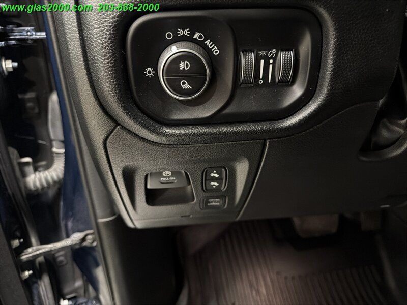 Used 2022 RAM 1500 Laramie AWD/4WD image 34