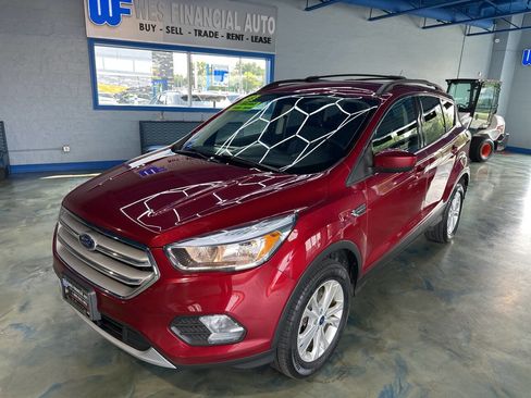 Used 2018 Ford Escape SE image 6