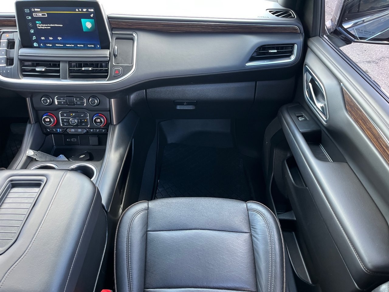 Used 2022 Chevrolet Tahoe High Country w/ LPO, Illumination Package AWD/4WD image 15