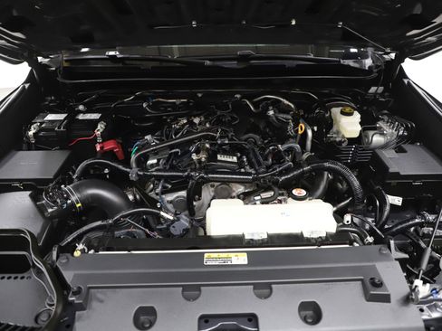 Used 2024 Toyota Tacoma TRD Off-Road image 32