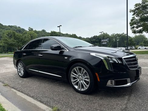 Used 2019 Cadillac XTS Luxury FWD image 3