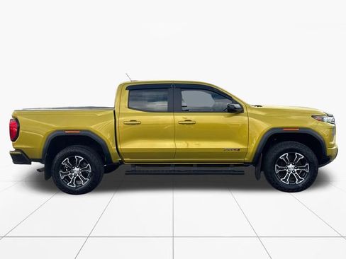 Used 2023 GMC Canyon AT4 w/ AT4 Premium Package AWD/4WD image 7