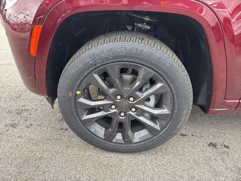 New 2026 Jeep Grand Cherokee Limited image 9