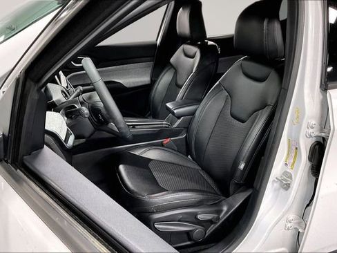 Used 2024 Jeep Compass Latitude image 21