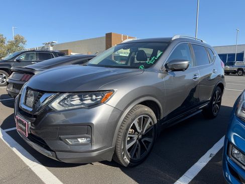 Used 2017 Nissan Rogue SL w/ SL Premium Package FWD image 5