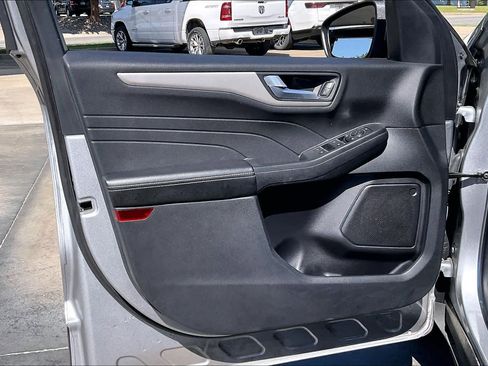Used 2021 Ford Escape SE w/ Convenience Package FWD image 21