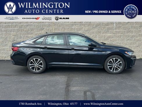 Used 2025 Volkswagen Jetta Sport FWD image 1