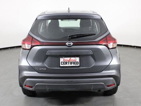 Certified 2025 Nissan Kicks Play S image 11