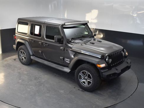 Used 2018 Jeep Wrangler Unlimited Sport S image 38