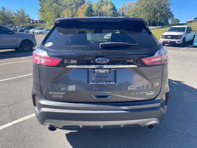 Used 2020 Ford Edge Titanium FWD image 4