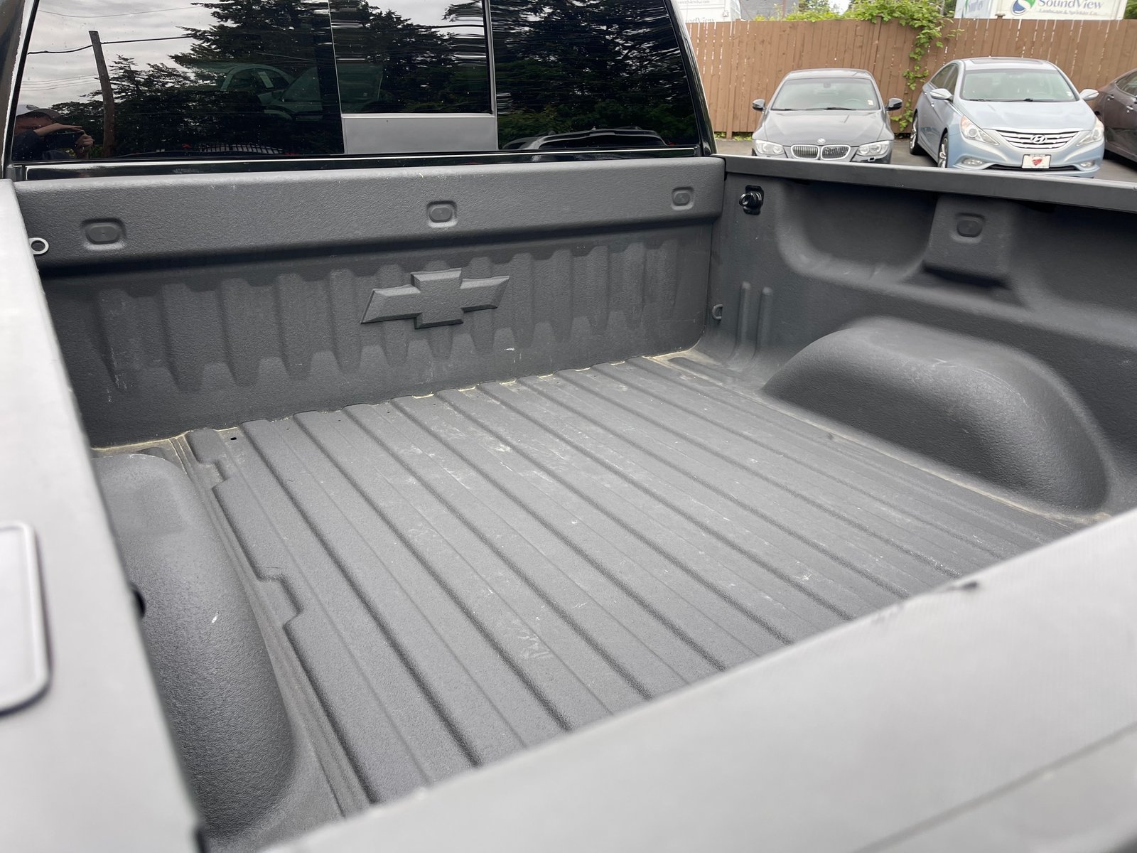 Used 2018 Chevrolet Silverado 1500 LTZ Z71 w/ LTZ Plus Package AWD/4WD image 16