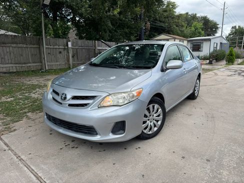 Used 2012 Toyota Corolla LE FWD image 1