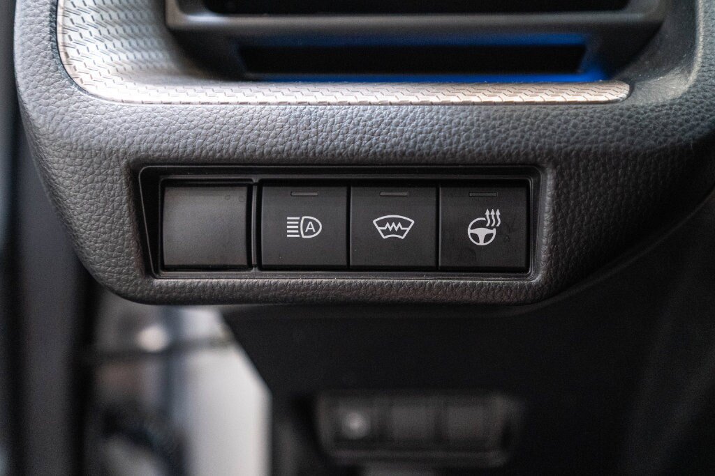 Certified 2025 Toyota Prius XLE FWD image 22