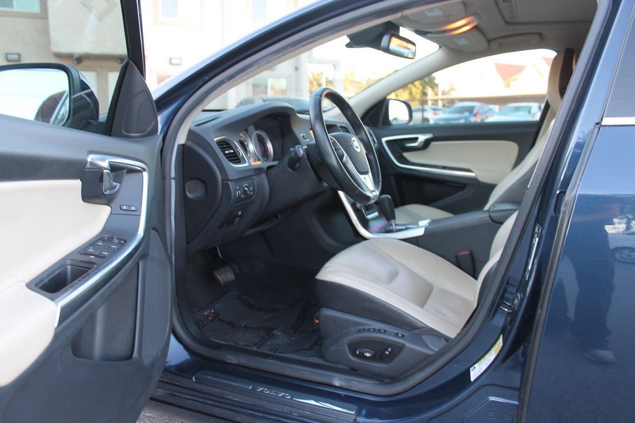 Used 2012 Volvo S60 T5 w/ Climate Pkg FWD image 19