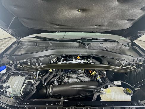 Used 2025 Ford Explorer ST-Line w/ ST-Line Street Pack image 35