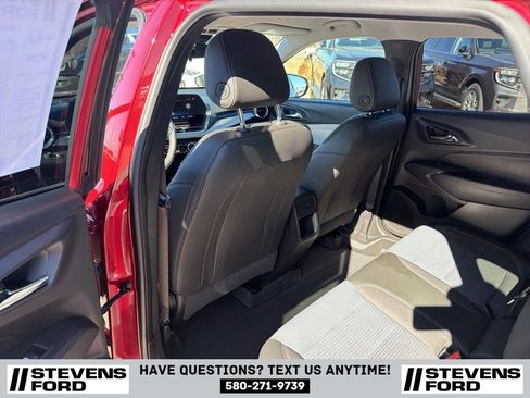 Used 2025 Chevrolet Trax LT w/ LT Convenience Package image 31