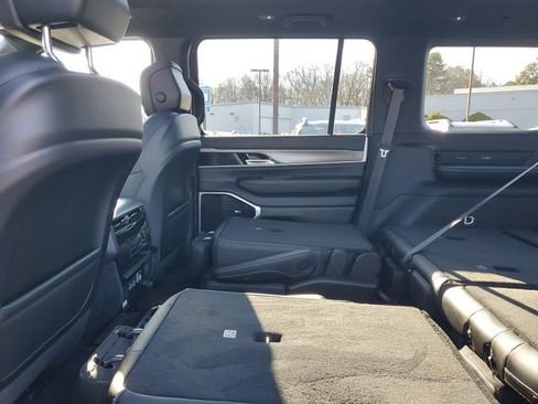 New 2026 Jeep Grand Wagoneer Limited image 13