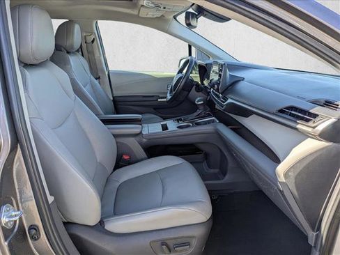 Used 2024 Toyota Sienna XLE image 22