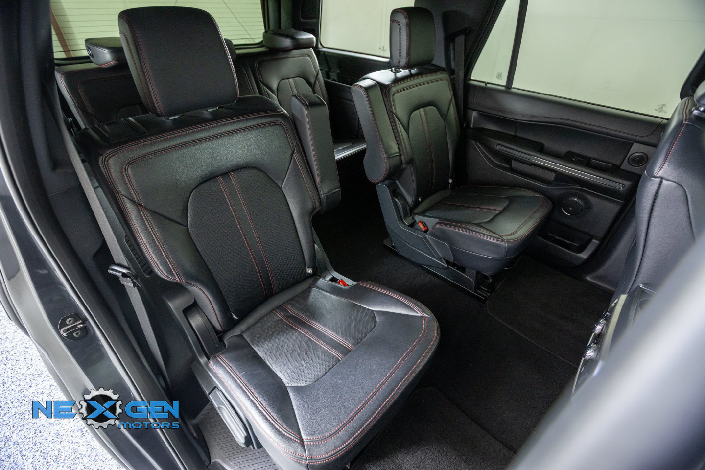 Used 2024 Ford Expedition Limited AWD/4WD image 41