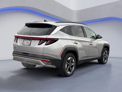 New 2025 Hyundai Tucson SEL image 3