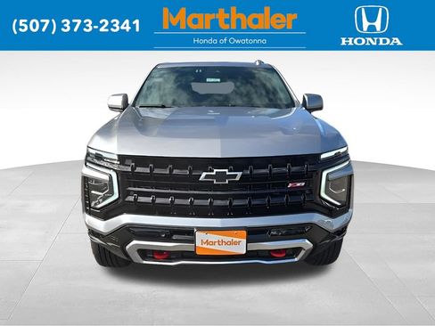 Used 2025 Chevrolet Suburban Z71 AWD/4WD image 8