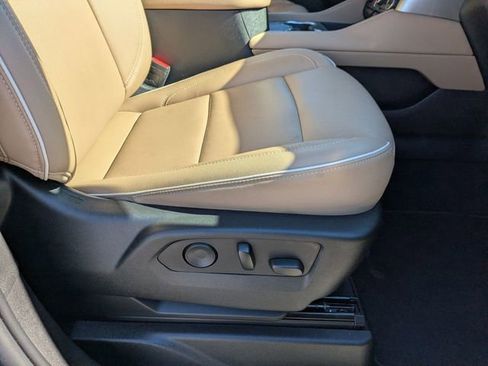 Used 2021 Chevrolet Suburban Premier RWD image 37