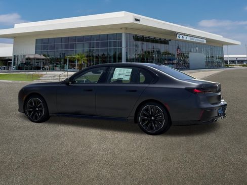 New 2026 BMW 740i w/ Premium Package RWD image 8