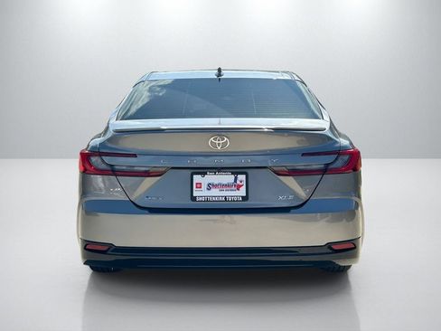 Used 2025 Toyota Camry XLE FWD image 6