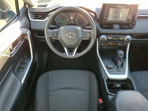 Used 2021 Toyota RAV4 XLE image 12