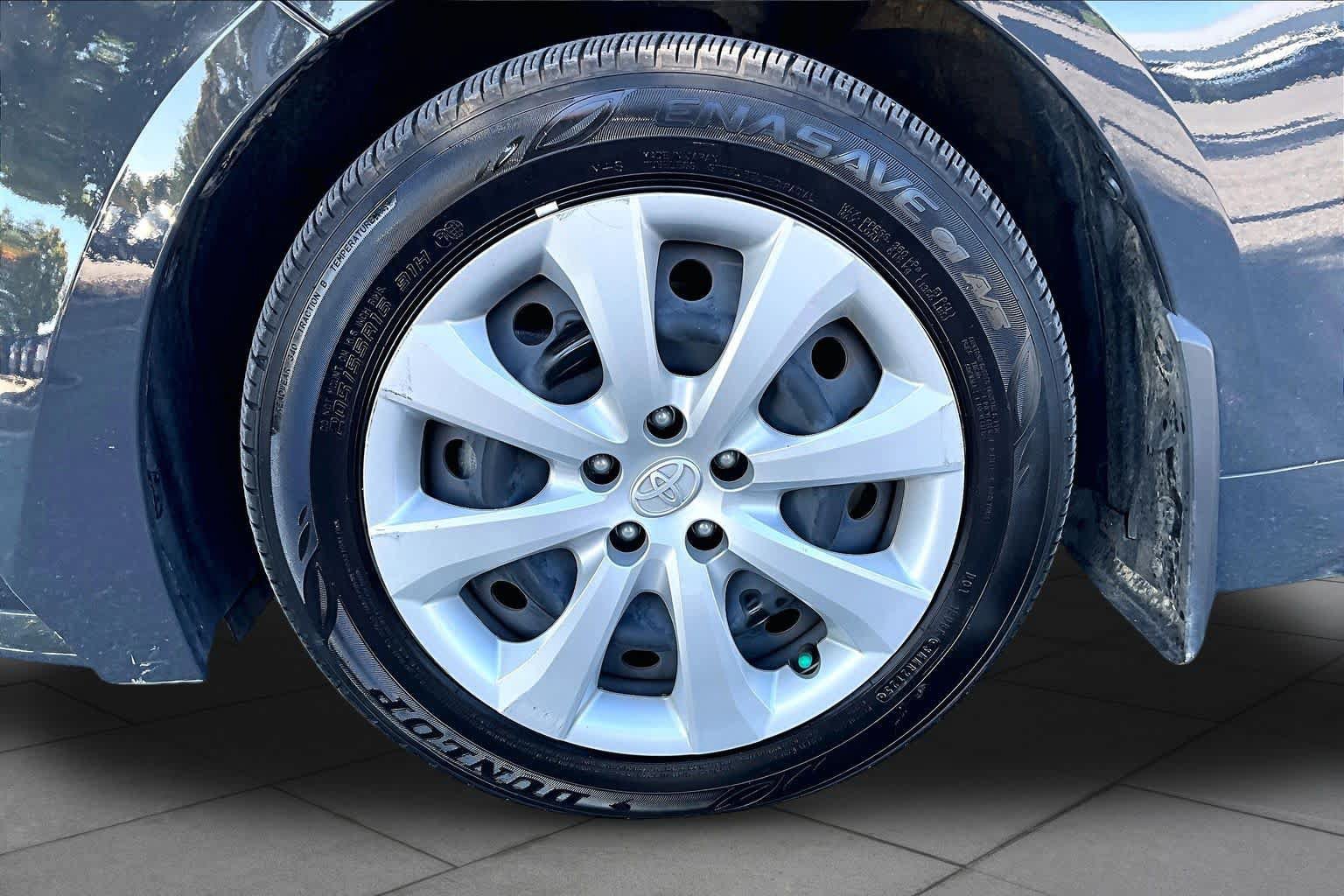 Used 2025 Toyota Corolla LE AWD/4WD image 11