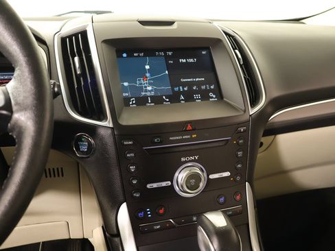 Used 2018 Ford Edge Titanium w/ Equipment Group 302A FWD image 5