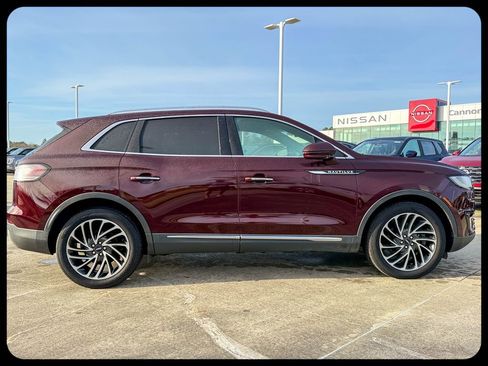 Used 2019 Lincoln Nautilus Reserve image 16