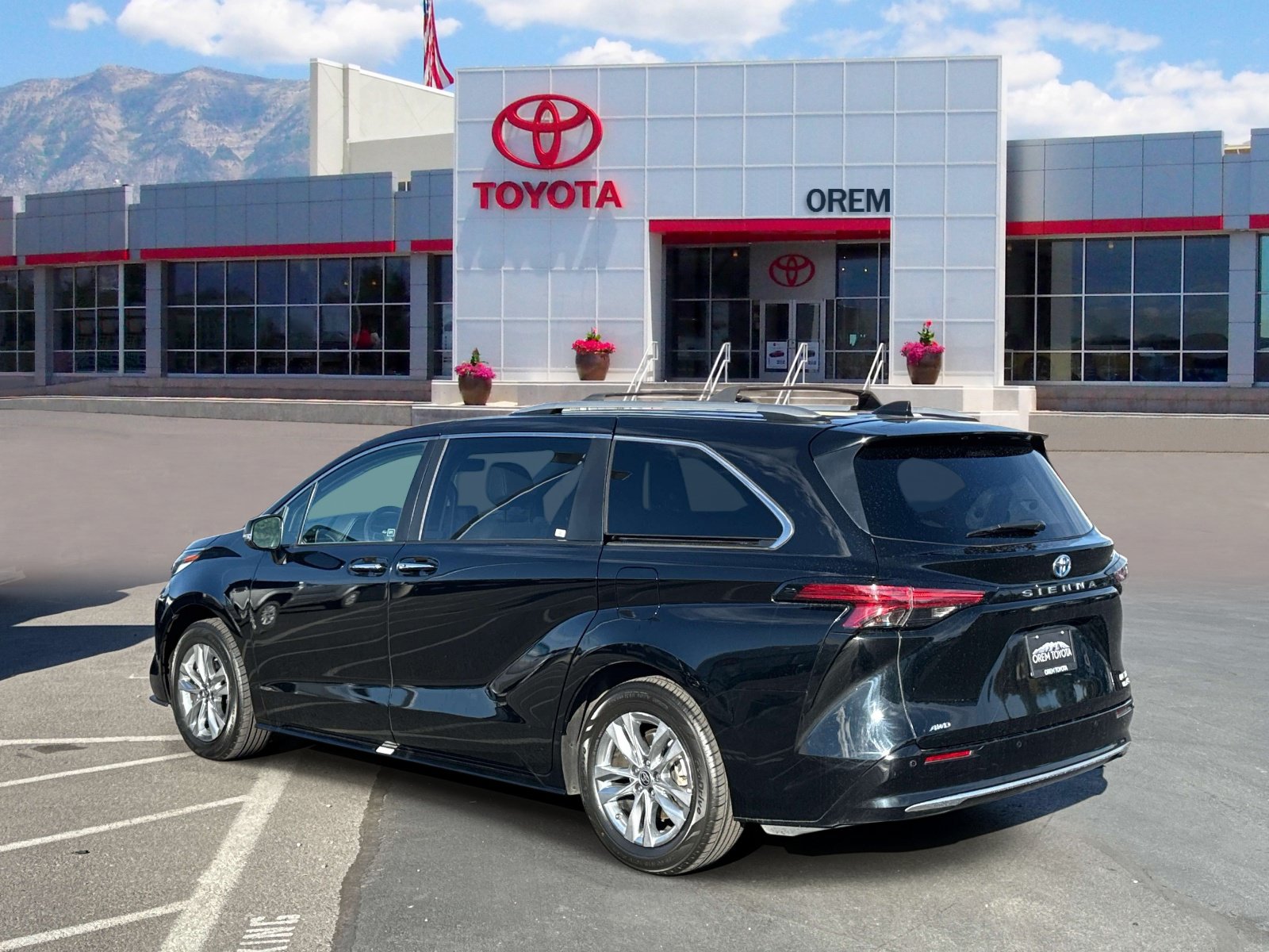 Used 2024 Toyota Sienna Limited AWD/4WD image 6