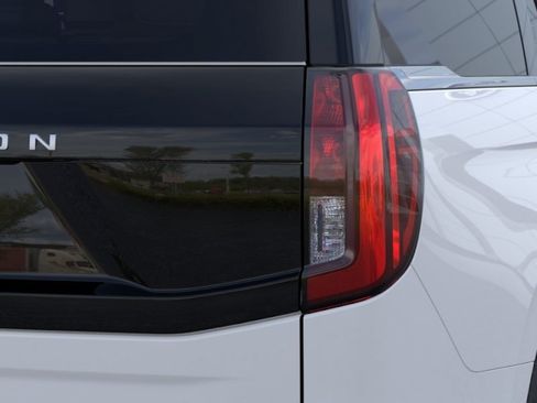 New 2025 Ford Expedition Active image 22