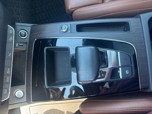 Used 2023 Audi Q5 2.0T Premium w/ Convenience Package image 27