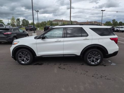 Certified 2023 Ford Explorer XLT w/ Equipment Group 202A AWD/4WD image 4