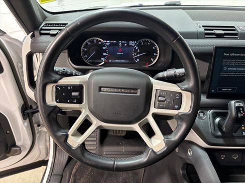 Used 2023 Land Rover Defender 130 S image 18