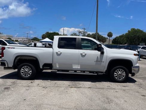 Used 2025 Chevrolet Silverado 2500 LT w/ Convenience Package AWD/4WD image 8