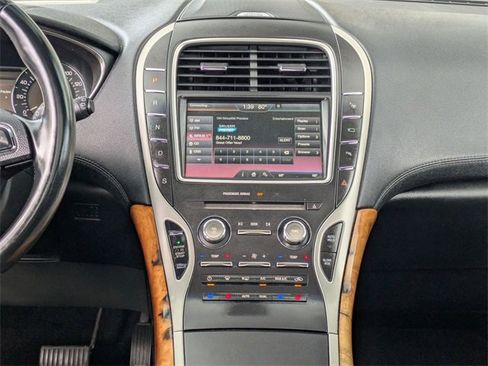 Used 2016 Lincoln MKX Reserve w/ Luxury Package image 20