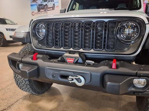 Used 2024 Jeep Wrangler Unlimited Rubicon AWD/4WD image 15