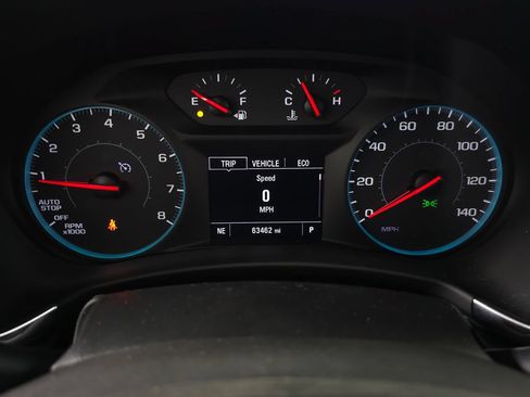 Used 2018 Chevrolet Equinox LT FWD image 17