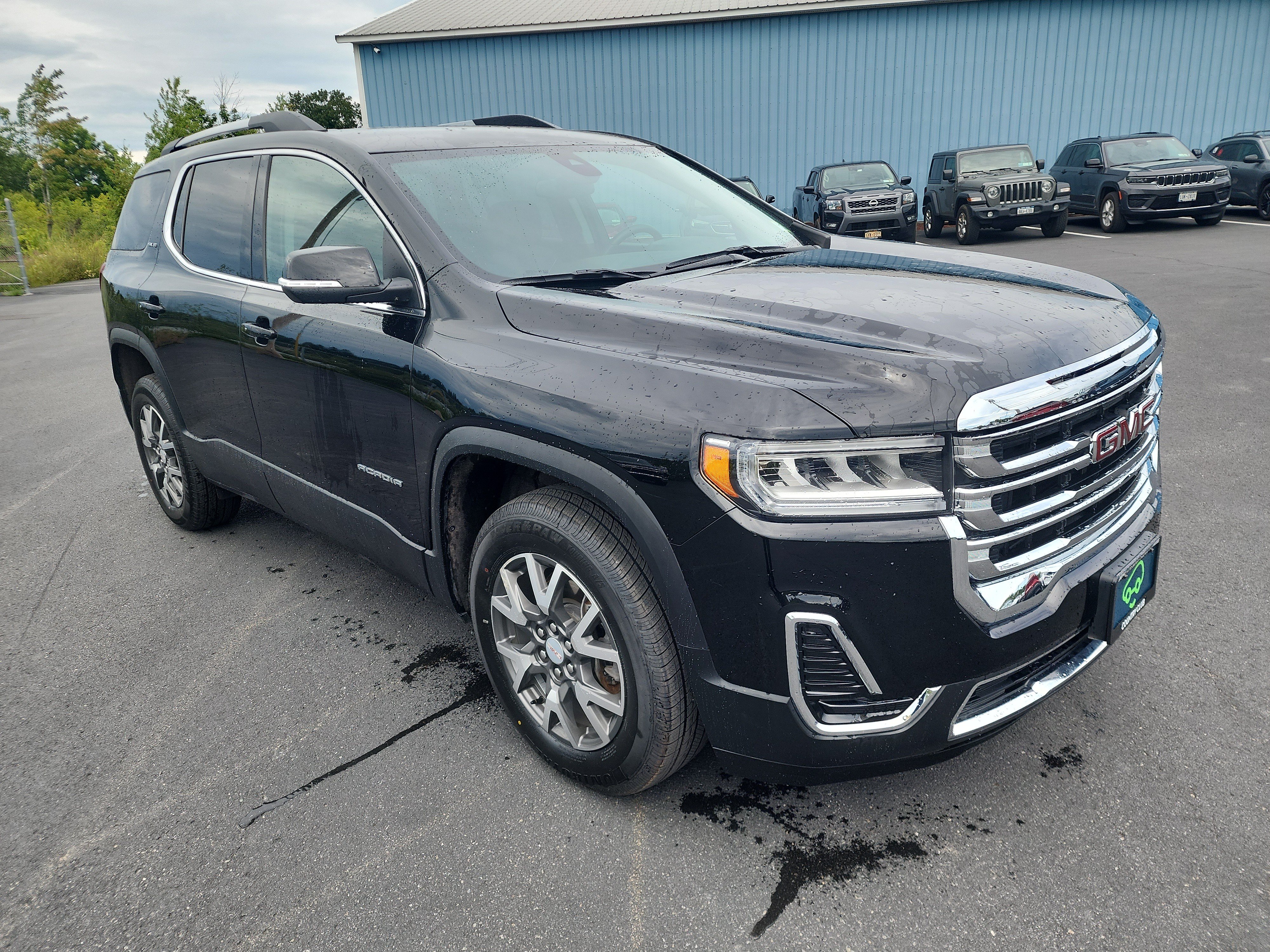 Certified 2023 GMC Acadia SLE w/ Driver Convenience Package AWD/4WD image 2