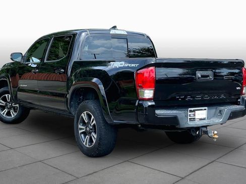 Used 2017 Toyota Tacoma TRD Sport w/ Tow Package RWD image 12